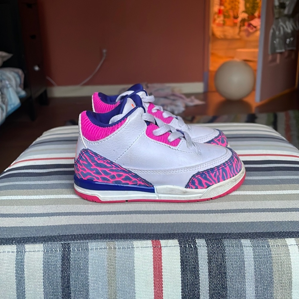 Jordan 3 pink/purple/white